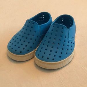 Native shoes Miles C8 Bright Blue, minimal wear